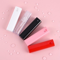Vente en gros de flacons de parfum en plastique carrés rechargeables de 10 ml, flacons de parfum portables