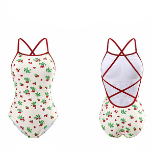 ชุดว่ายน้ำวันพีซสำหรับผู้หญิงพิมพ์ลายสตรอเบอร์รี่ UPF50+ สำหรับการว่ายน้ำและวันหยุดพักผ่อน - Product Image 4