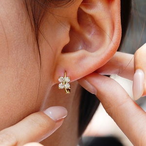 Pendientes de Aro de Moissanita Coreanos al por Mayor, Material Chapado en Oro de 14k, 1ct VVS1 GRA, para Mujeres y Niñas - Product Image 3