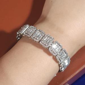 Pulsera de Tenis con Eslabones Cuadrados de Moissanita en Plata 925 con Baño de Rodio y Diamantes de Corte Baguette y Redondo - Product Image 1