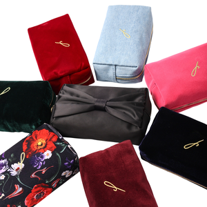 Custom Made Luxury Wine Red <strong>Velvet</strong> Rectangular Cosmetic <strong>Bag</strong> <strong>Make</strong> <strong>up</strong> Pouch Makeup Beauty Case with Gold Embroidery Logo - Product Image 5