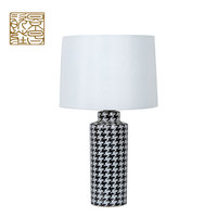 Lampe de table électrique en céramique moderne de luxe avec abat-jour en forme de tambour pour la décoration de la maison et des hôtels