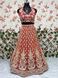Exquisito Lehenga Choli con lentejuelas pesadas Hermoso bordado Dori Work y Cancan Tela de seda perfecta con base de lona - Product Image 6