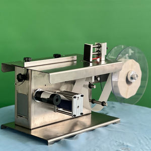 Machine d'étiquetage semi-automatique pour boîtes, machine d'étiquetage d'angle haute précision pour cartons à 90 degrés, codes QR et boîtes cosmétiques - Product Image 3