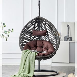 Sedia a dondolo singola in rattan PE dal design moderno, perfetta per terrazze, giardini e patii esterni, ideale per il relax. - Product Image 3