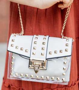 Venta al por mayor RTS PU Bolso de cuero Remache Cadena de oro Bolsos cruzados <span class=keywords><strong>Siempre</strong></span> conmigo Cuero blanco y bolso con tachuelas transparentes - Product Image 1