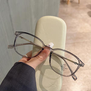 Monturas de Gafas Ovaladas Qianai L3-30332 con Protección Anti Luz Azul para Mujer, Talla Mediana, Lentes AC, Origen Taizhou - Product Image 1