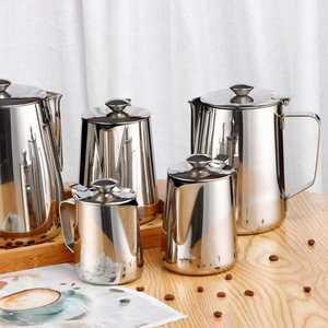 Jarra espumadora de leche de acero inoxidable con tapa y boquilla para preparar café y té, forma cilíndrica duradera, color plateado - Product Image 1