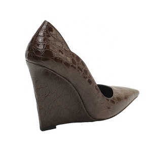 Escarpins à <span class=keywords><strong>talon</strong></span> <span class=keywords><strong>compensé</strong></span> pour <span class=keywords><strong>femme</strong></span>, confortables et souples, à bout pointu, à enfiler, avec strass, tendance mode, 10,5 <span class=keywords><strong>cm</strong></span>, Or, Rouge bordeaux, Marron - Product Image 6