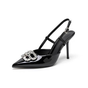 Nouvelles pompes d'été de créateur élégant avec boucle <span class=keywords><strong>B</strong></span> pointue Sandales à talons à lanières noires Sexy Fashion Luxury Women Stiletto Heels - Product Image 1