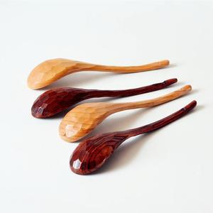 Ensemble de cuillères en bois à motif écaille de tortue, réutilisables, parfaites pour les fêtes, les mariages, les cadeaux promotionnels d'entreprise - Product Image 3