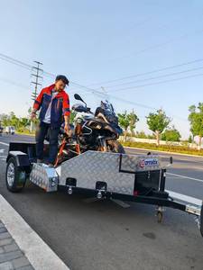 <span class=keywords><strong>Remolque</strong></span> <span class=keywords><strong>para</strong></span> Motocicleta con Mecanismo de Inclinación y Elevación, Piso de Acero al Carbono, Placa de Acero Inoxidable. - Product Image 3