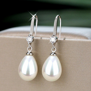 Orecchini Pendenti Lunghi Effetto Perla a Goccia per Donne, Eleganti Gioielli Vintage alla Moda - Product Image 2