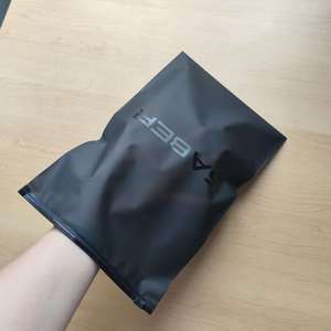 Bolsa de Plástico con Cierre Zip Negra Mate Semitransparente de 20x30cm, con Logotipo Impreso Personalizado, para Empacar Ropa - Product Image 3
