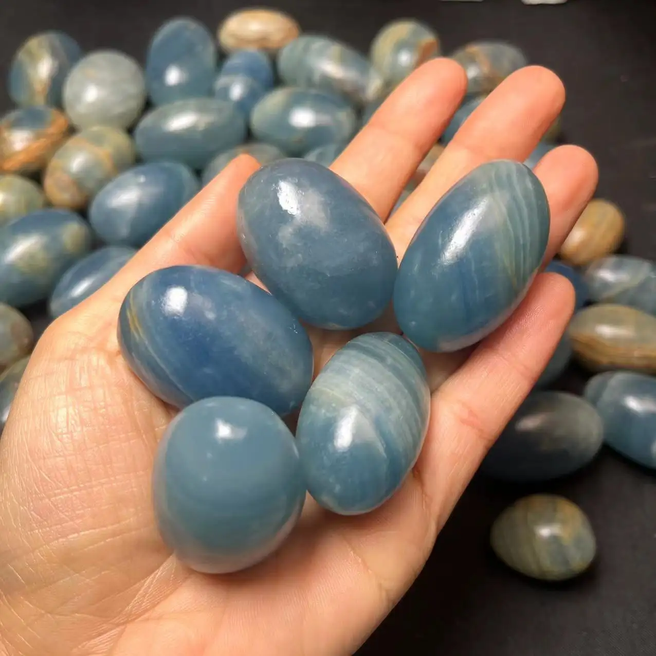 Wholesale Healing Stones Crystal Beautiful Polished Blue Onyx Tumble Stone For Decoration