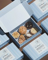 Boîte pliable rose haut de gamme personnalisée avec logo pour emballage de gâteaux et biscuits jetables avec insert