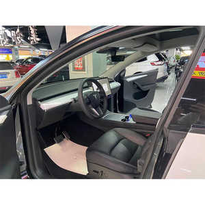 Tesla Model Y 2021 d'occasion avec 240,000 de kilométrage, peinture d'origine, sans accident, sans repeindre. - Product Image 4