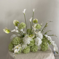 Offre Spéciale PPS : Composition Florale au Sol en Soie de Lys Calla Blanc et Vert pour Décoration de Mariage