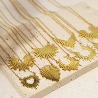 Personalidad nicho girasol serie conjunto Collar venta al por mayor 18K oro titanio acero Collar corto explosión clavícula cadena femenina