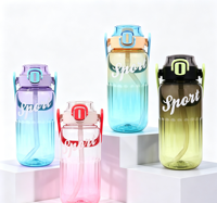 Bouteille d'eau en plastique de grande capacité 900 ml avec couvercle à ouverture facile, matériau de qualité alimentaire, poignée de transport pour le sport