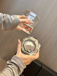 Coffret cadeau de vin écologique Art Déco American Shaya avec verres en cristal, 2 pièces réutilisables - Product Image 4