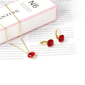 Ensemble de bijoux populaire et magnifique en acier inoxydable plaqué or rubis, collier et boucles d'oreilles pour femmes - Product Image 3