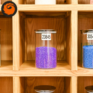 Masterbatch de couleur violet foncé pour PE / PP / PS / ABS / PVC / PC / PA / PET / PU / EVA pour plastiques - Product Image 2