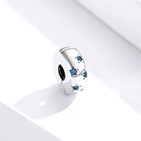 Breloque étoile plaquée argent avec cristaux bleus sertis à griffes, bijou unisexe, cadeau, style classique