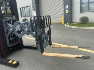 7M 1,5 Ton <span class=keywords><strong>Pantograph</strong></span> Reach Carretillas elevadoras eléctricas de doble profundidad Camión modelo con altas capacidades - Product Image 4