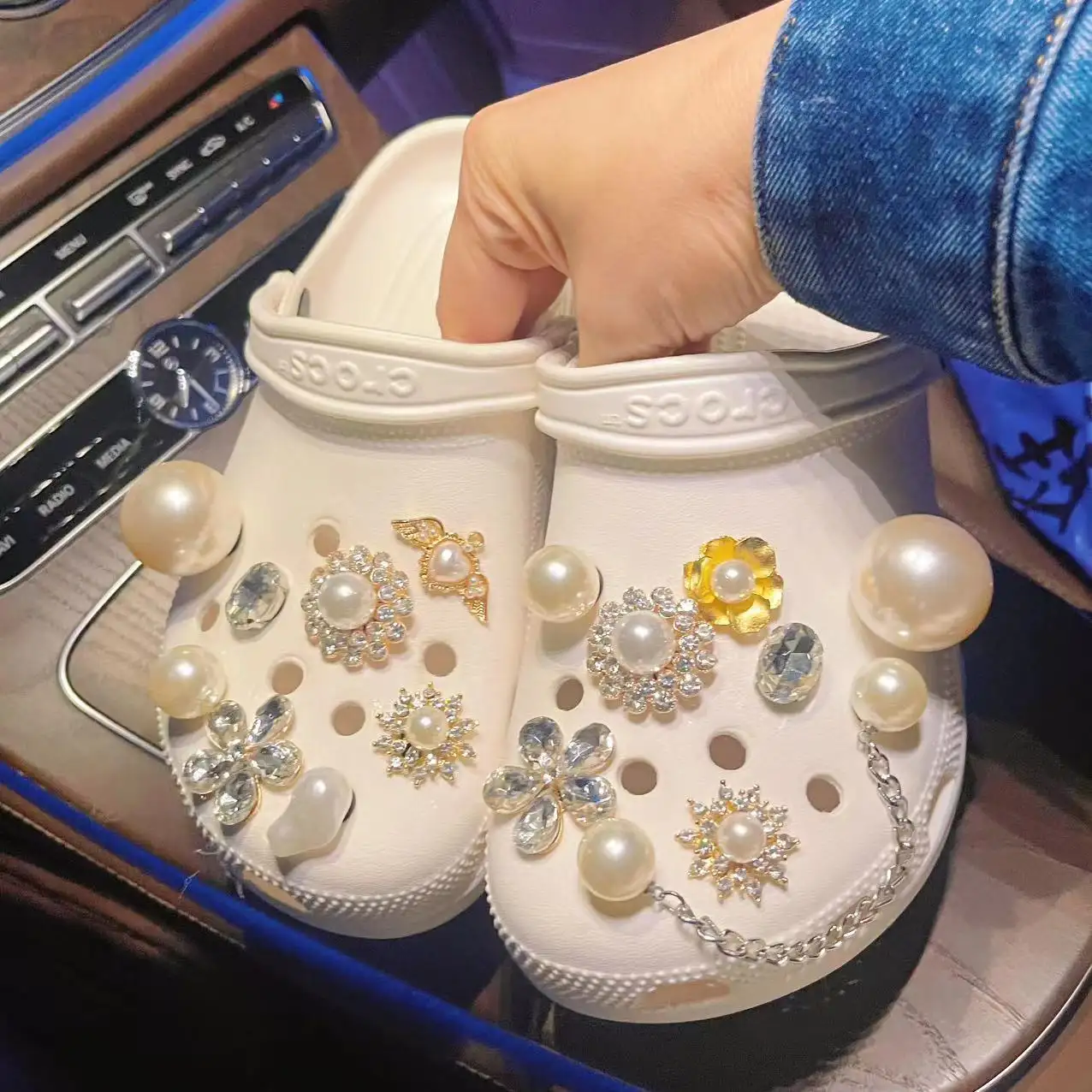 جديد مجوهرات أحذية للبيع بالجملة 2024 أحذية فاخرة معدنية رائعة زينة أحذية للسيدات يمكن تصنعها بنفسك لشخصية Clog Charm