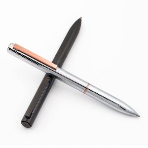 Stylo à bille gravé en métal canon de fusil foncé - Product Image 2