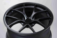Jantes forgées concaves profondes noires brillantes personnalisées OEM 18-22 pouces avec PCD ET Offset sur mesure pour tuning de voitures de luxe et de performance