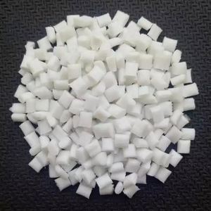 Resina PET para Botellas de Bebidas Carbonatadas Grado CZ-328/Wk-881/Ys-C01/Cr-8828, Chips de PET - Product Image 3