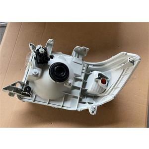 Phares modifiés pour Toyota Land Cruiser FJ79 (modèle 75) 2007-2023 avec fond noir. - Product Image 2