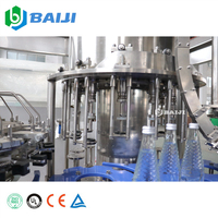 Ligne de production entièrement automatique pour l'embouteillage et le remplissage d'eau minérale en bouteilles en verre