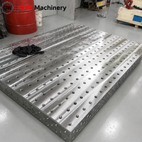 Table de soudage 3D en fonte à grande capacité, plateforme de gabarit de soudage flexible nitrurée pour pièces métalliques lourdes