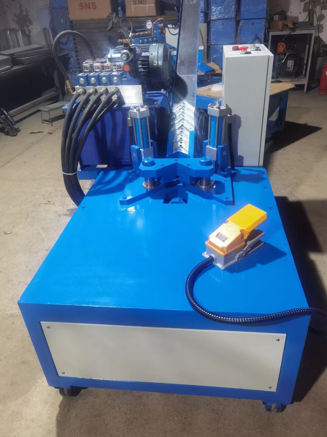 BOBO Machine hydraulic hvac ventilation duct accessories tdf flange corner shown in a detail photo for this news article
