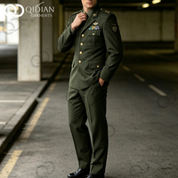 Ensemble uniforme homme personnalisé avec col à revers, boutons simples, épaulettes étoilées, pantalon droit et patch – Fabrication sur mesure