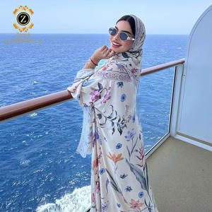 Zaynab Frauen Muslim Kleid Dubai Großhandel Blumen druck Abaya Gold Bestickte Samt Frauen Muslim Kleid Elegant Abaya - Product Image 6