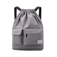 Sac à dos promotionnel en nylon polyester 210D imperméable avec cordon de serrage et poche, personnalisable avec logo