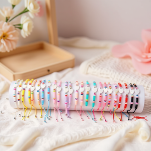 Z. Braccialetti alla moda con perline, 24 pezzi, con ciondolo a cuore colorato, regolabili, per donne e ragazze, regalo per feste - Product Image 3