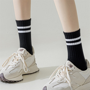 <span class=keywords><strong>Custom</strong></span> Cotton Crew Sport <span class=keywords><strong>Socks</strong></span> para homens Mulheres Respirável Preto Branco Malha Meias Logo Cuff Inferior Juventude Tamanho para o Outono