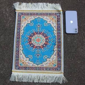 Productos étnicos: alfombra de imitación de seda lavable y portátil para peregrinaciones, alfombra de oración Sejadah para usar en aviones y en casa. - Product Image 6