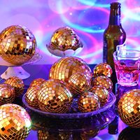 Haute qualité coloré exquis rétro fête Bar Club jardin mariage personnalisé en gros Disco boule ornements