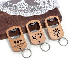 Décapsuleur en bois portable et durable personnalisé – Porte-clés avec logo personnalisé, design luxueux, cadeaux pour garçons d'honneur et faveurs de mariage - Product Image 3