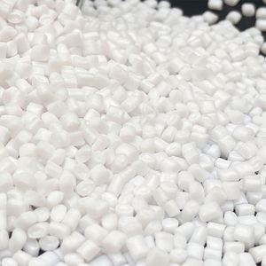 Factory Wholesale <b>PET</b> Best Virgin <b>PET</b> YS-W01 Granules Resin Low Acetaldehyde Plastic Material for Water and Oil Bottles - Product Image 2