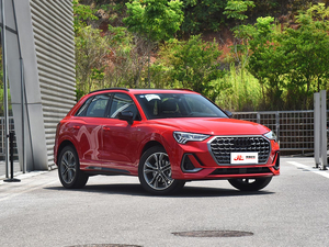 Véhicule d'<span class=keywords><strong>occasion</strong></span> <span class=keywords><strong>Audi</strong></span> <span class=keywords><strong>Q3</strong></span> - SUV compact de luxe à essence, 5 places, transmission intégrale, faible kilométrage - Offre spéciale - Product Image 1