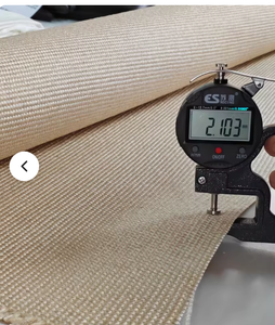 Tissu en fibre de verre texturé expansé sans alcali, ignifuge et résistant aux hautes températures, personnalisé en usine, pour la découpe de murs et de toitures - Product Image 2