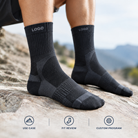 Schwarze Öko-Faser-Socken Textur Natürlicher Sitz Inhalt Transparenz Pflegeanleitung Verstärkte Stresszonen Chargenkontrolle Strickware