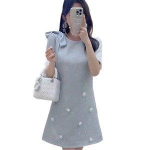 Vestidos de Fiesta Elegantes de Manga Corta con Lazo Azul Intenso y Estilo Atmosférico - Product Image 5